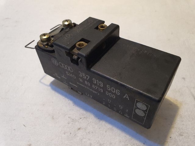 bontott VW GOLF III Hűtőventilátor Relé