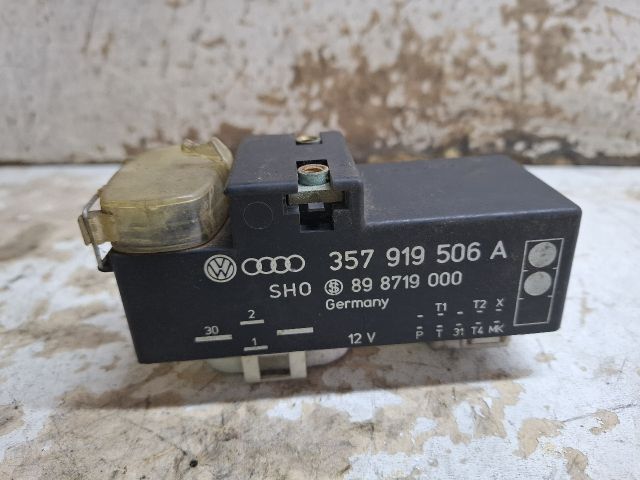 bontott VW GOLF III Hűtőventilátor Relé