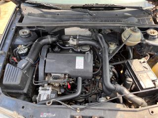 bontott VW GOLF III Jobb első Csonkállvány Kerékaggyal