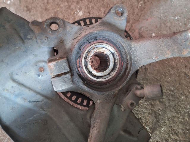 bontott VW GOLF III Jobb első Csonkállvány Kerékaggyal