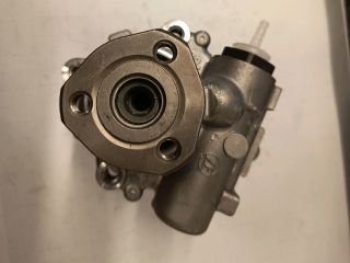 bontott VW GOLF III Kormányszervó Motor (Hidraulikus)