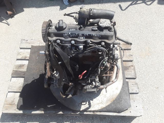 bontott VW GOLF III Motor (Fűzött blokk hengerfejjel)