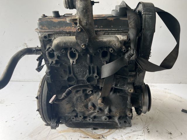 bontott VW GOLF III Motor (Fűzött blokk hengerfejjel)