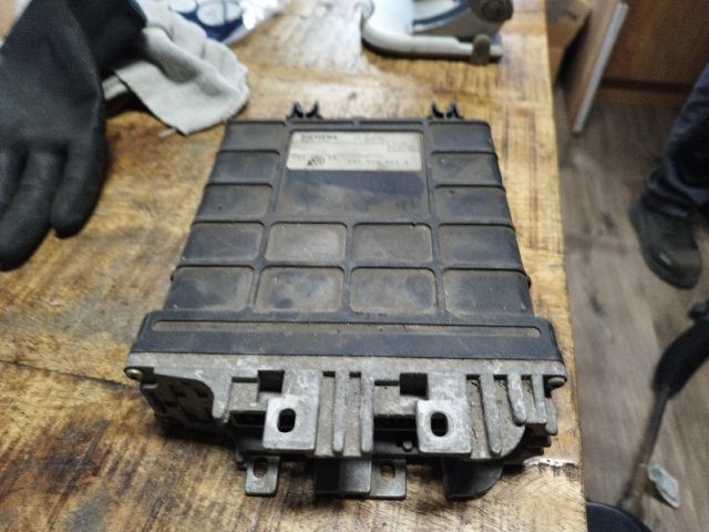 bontott VW GOLF III Motorvezérlő