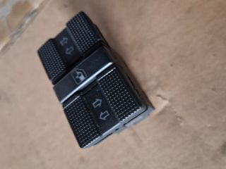 bontott VW GOLF III Ablakemelő Kapcsoló (Pozíciófüggetlen)