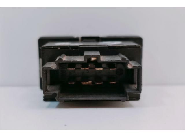 bontott VW GOLF III Ablakemelő Kapcsoló (Pozíciófüggetlen)