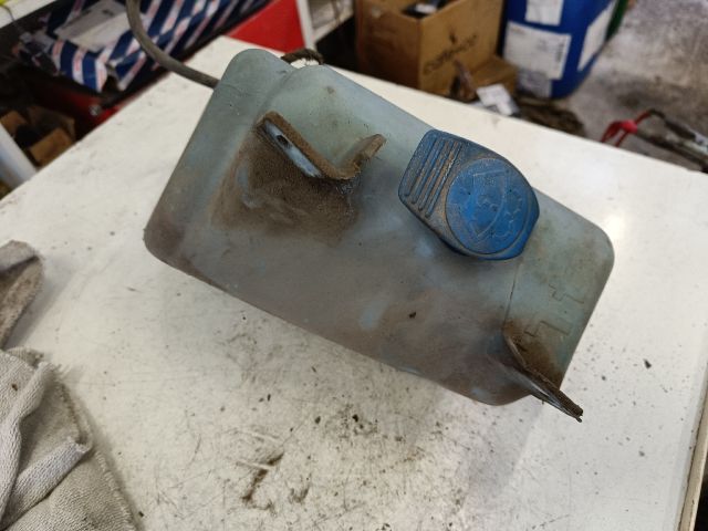 bontott VW GOLF III Ablakmosó Tartály