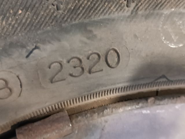 bontott VW GOLF III Acélfelni Szett Gumival