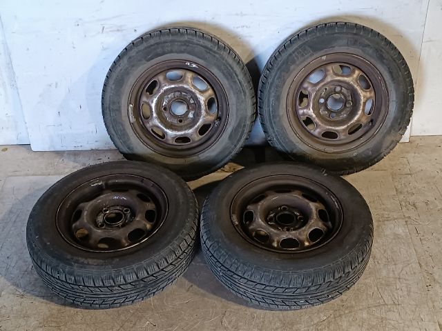 bontott VW GOLF III Acélfelni Szett Gumival