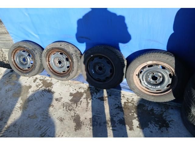 bontott VW GOLF III Acélfelni Szett Gumival