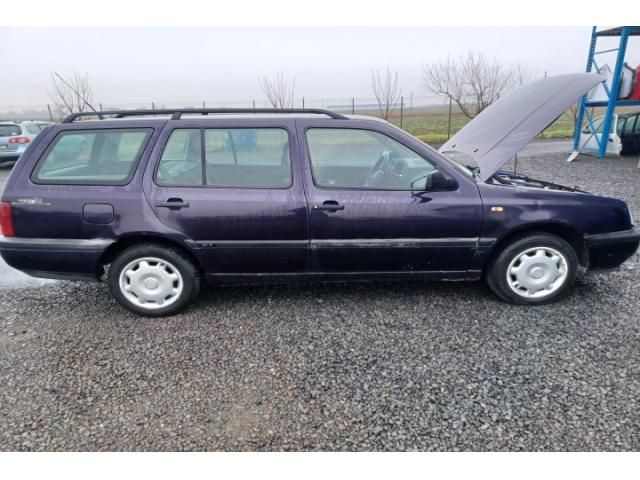 bontott VW GOLF III Acélfelni Szett Gumival