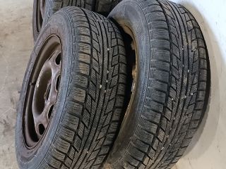 bontott VW GOLF III Acélfelni Szett Gumival