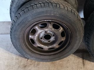 bontott VW GOLF III Acélfelni Szett Gumival