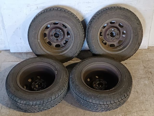 bontott VW GOLF III Acélfelni Szett Gumival