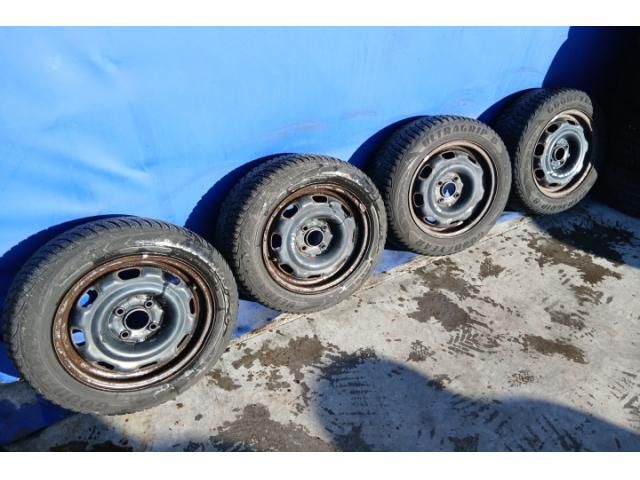 bontott VW GOLF III Acélfelni Szett Gumival