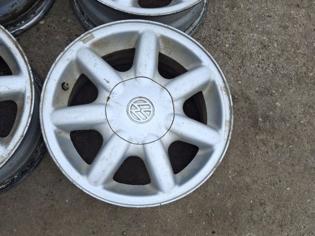 bontott VW GOLF III Alufelni (1 db)