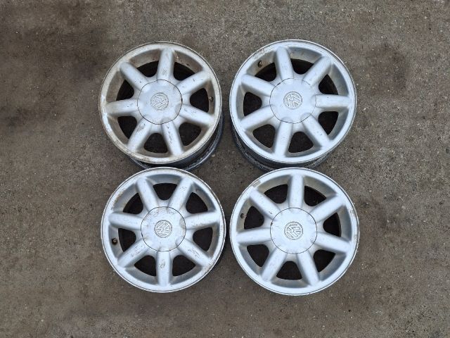 bontott VW GOLF III Alufelni Szett