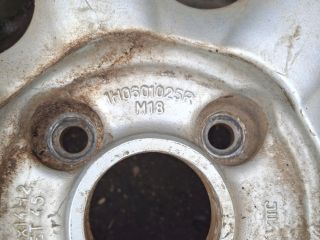 bontott VW GOLF III Alufelni Szett