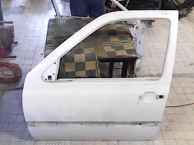 bontott VW GOLF III Bal első Ajtó (Üres lemez)
