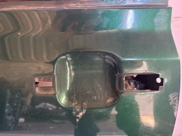 bontott VW GOLF III Bal első Ajtó (Üres lemez)