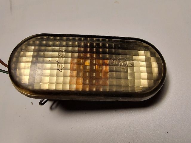 bontott VW GOLF III Bal első Sárvédő Irányjelző