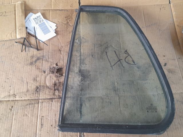 bontott VW GOLF III Bal hátsó Ablak