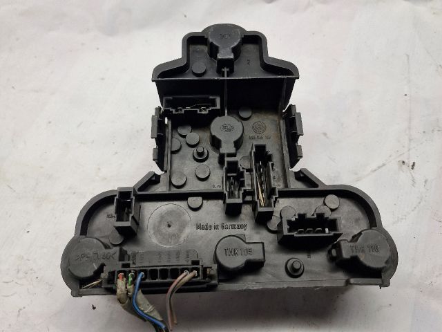 bontott VW GOLF III Bal Hátsó Lámpa Foglalat