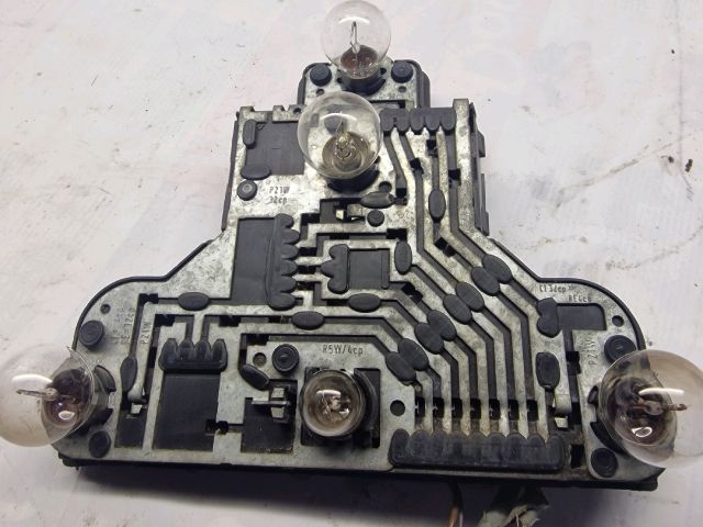 bontott VW GOLF III Bal Hátsó Lámpa Foglalat