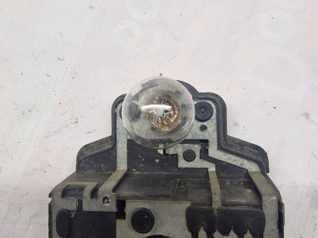 bontott VW GOLF III Bal Hátsó Lámpa Foglalat