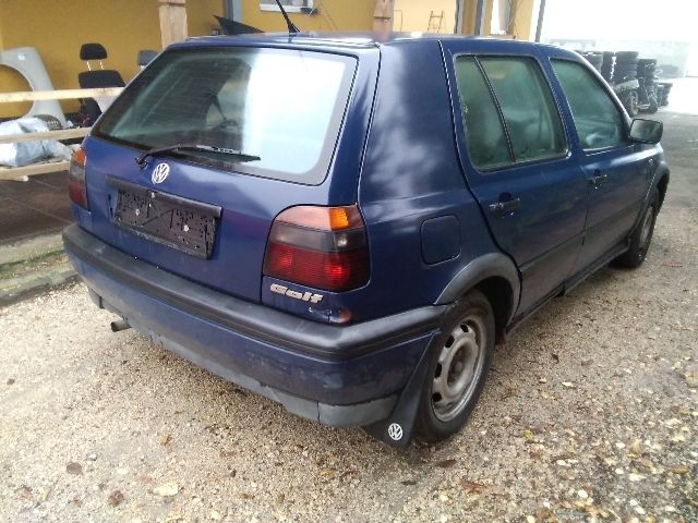 bontott VW GOLF III Bal hátsó Sárvédő Gumi