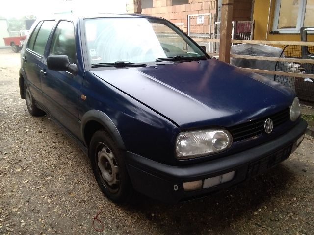 bontott VW GOLF III Bal hátsó Sárvédő Gumi