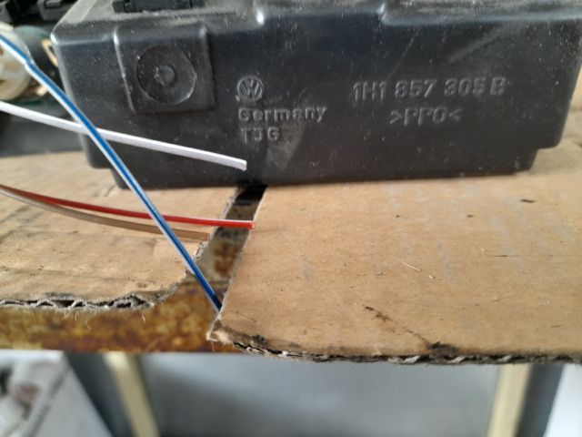 bontott VW GOLF III Bal Kalaptartó Tartó Konzol