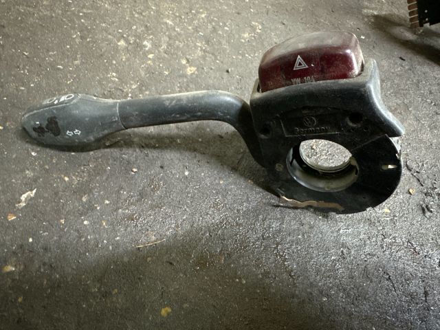 bontott VW GOLF III Bal Kormánykapcsoló Irányjelző