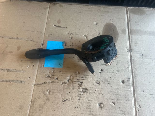 bontott VW GOLF III Bal Kormánykapcsoló Irányjelző