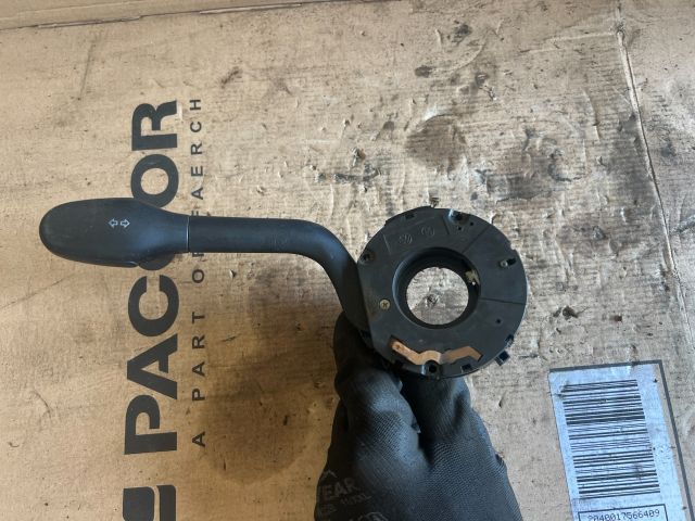 bontott VW GOLF III Bal Kormánykapcsoló Irányjelző