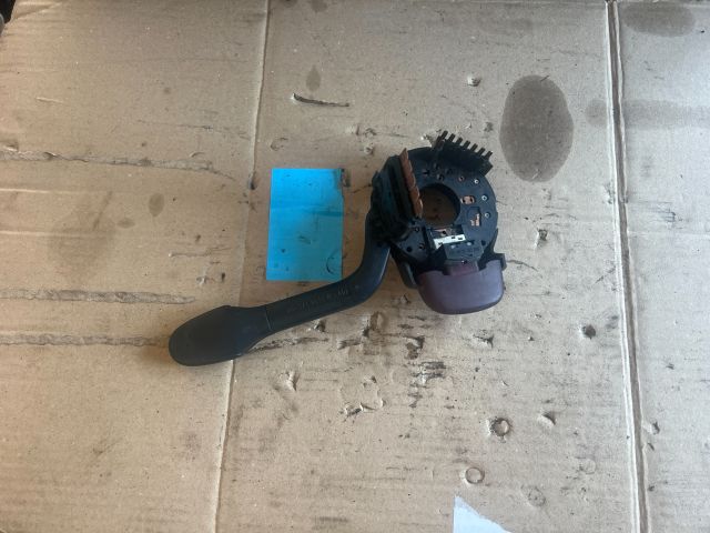 bontott VW GOLF III Bal Kormánykapcsoló Irányjelző