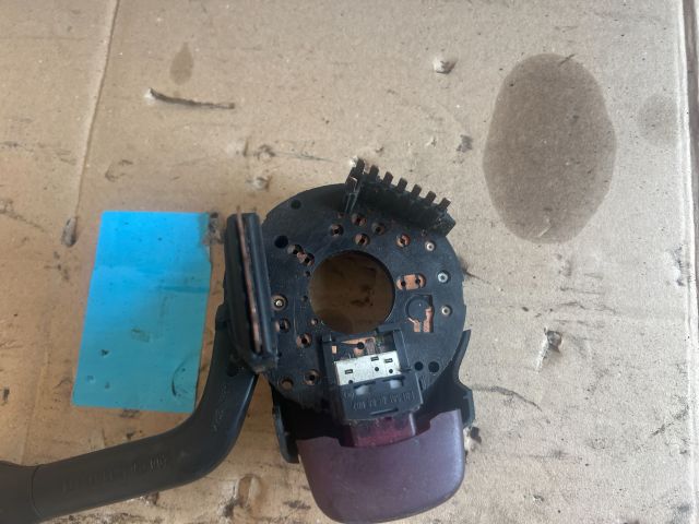 bontott VW GOLF III Bal Kormánykapcsoló Irányjelző