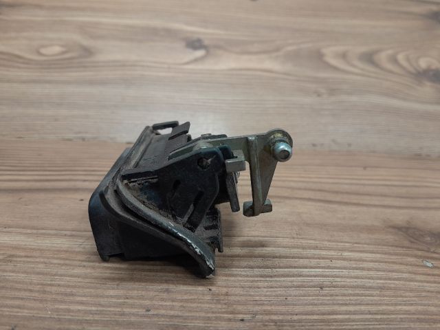 bontott VW GOLF III Csomagtér Nyitó Kar / Gomb