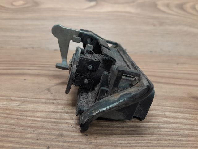 bontott VW GOLF III Csomagtér Nyitó Kar / Gomb