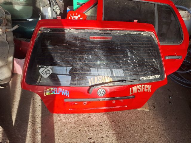 bontott VW GOLF III Csomagtérajtó (Részeivel)