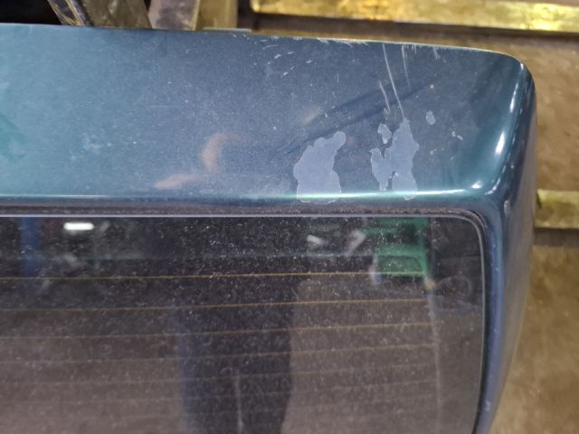 bontott VW GOLF III Csomagtérajtó (Részeivel)