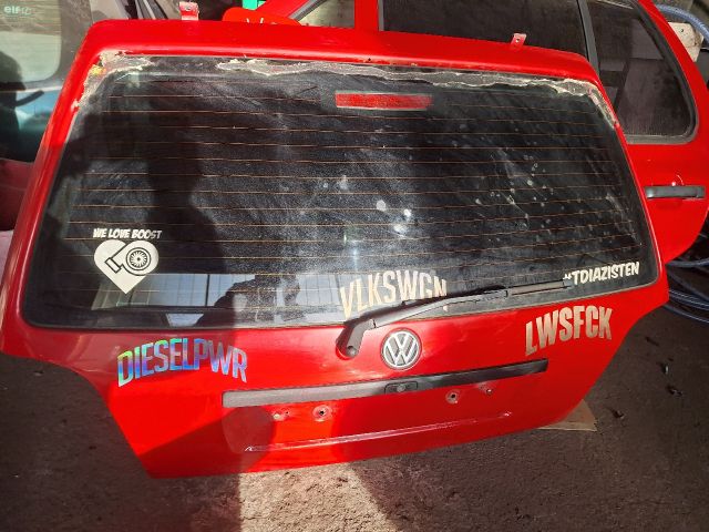 bontott VW GOLF III Csomagtérajtó (Részeivel)