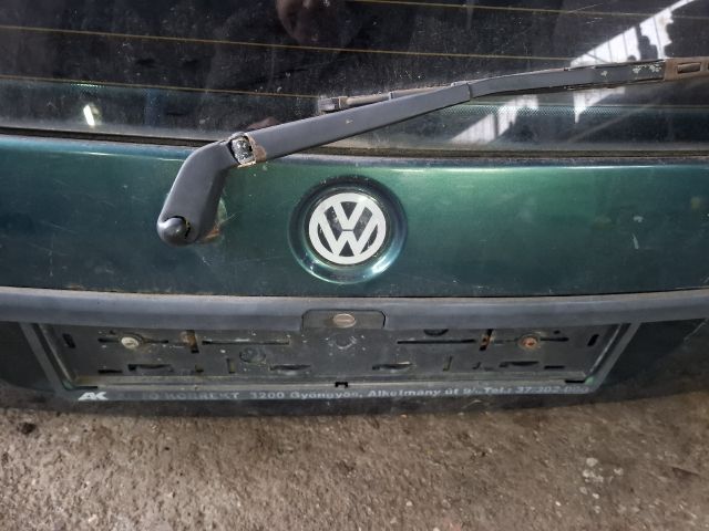 bontott VW GOLF III Csomagtérajtó (Részeivel)
