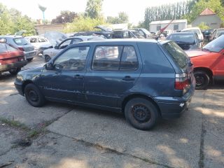 bontott VW GOLF III Csomagtérajtó (Részeivel)