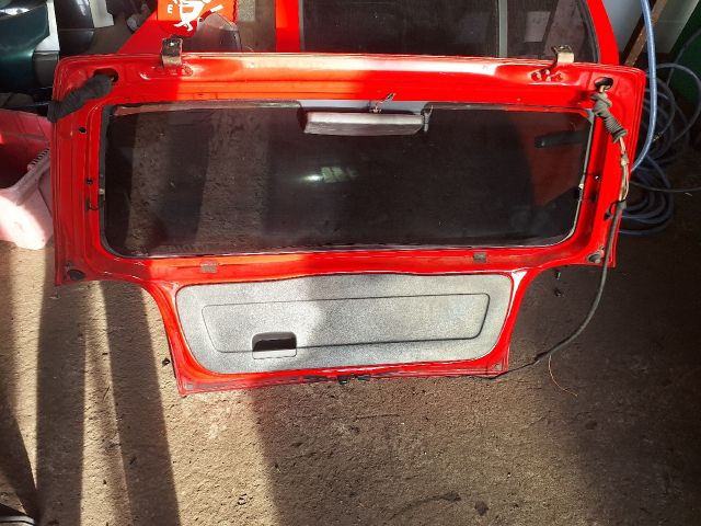 bontott VW GOLF III Csomagtérajtó (Részeivel)