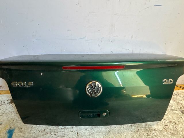 bontott VW GOLF III Csomagtérajtó (Részeivel)