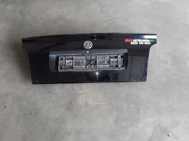 bontott VW GOLF III Csomagtérajtó (Üres lemez)