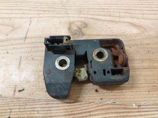 bontott VW GOLF III Csomagtérajtó Zárszerkezet