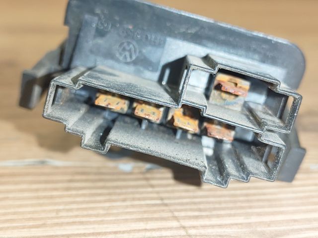 bontott VW GOLF III Előtét Ellenállás Fűtőmotor