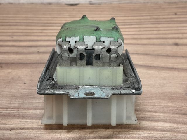 bontott VW GOLF III Előtét Ellenállás Fűtőmotor